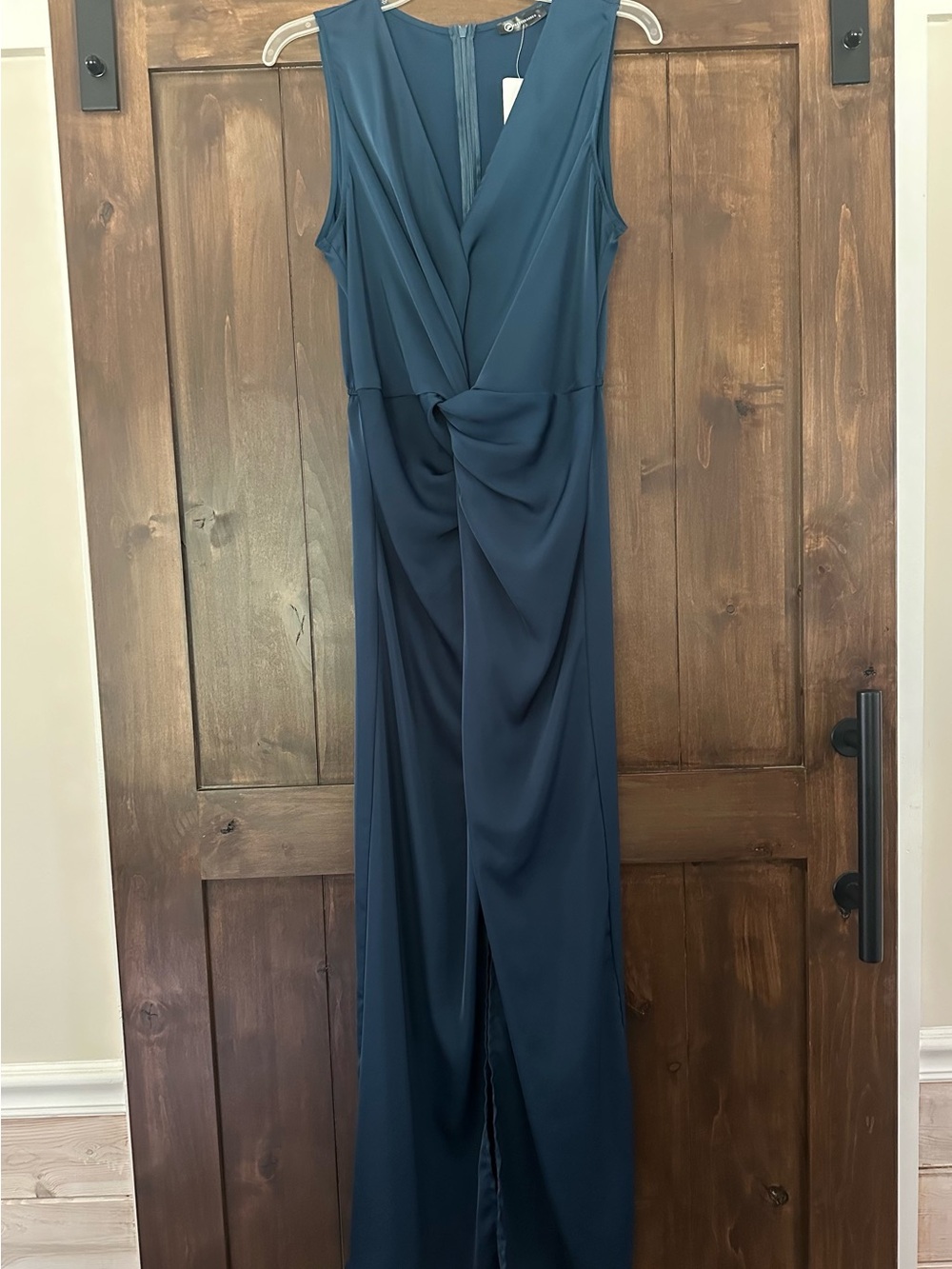 M339 Sleeveless Navy Twist-Front Jumpsuit Sz L